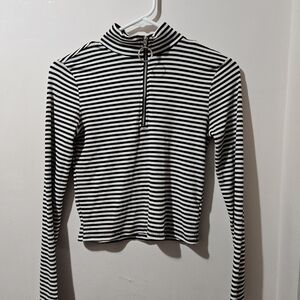 Forever 21 Womens Size S Black And White Striped Long Sleeve Turtle Neck